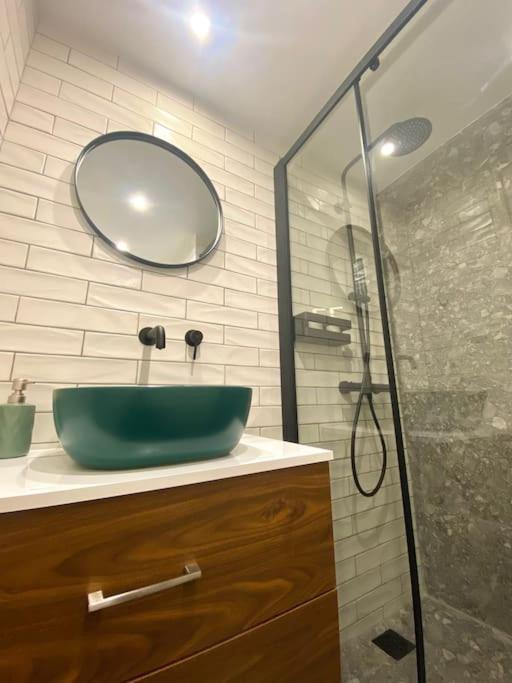 Piraeus Apartment For Rent Екстериор снимка